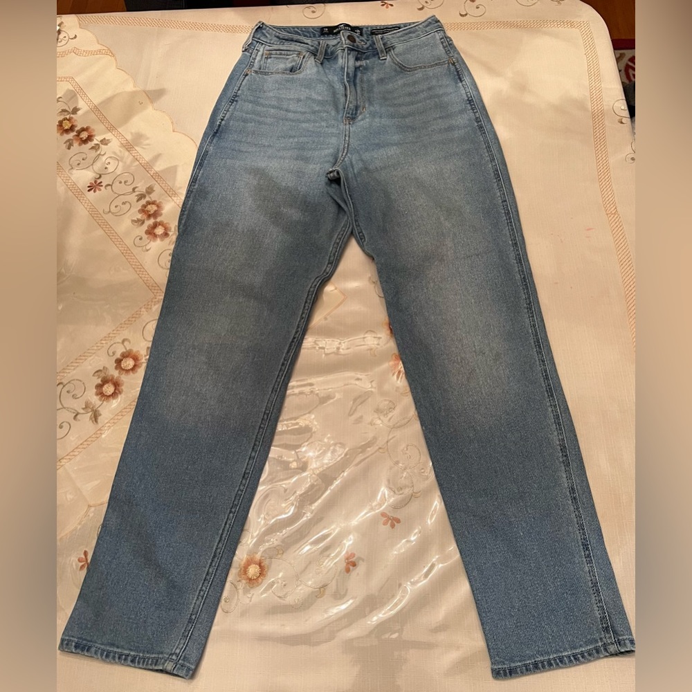 Hollister CURVY HIGH-RISE MEDIUM WASH MOM JEANS vintage stretch